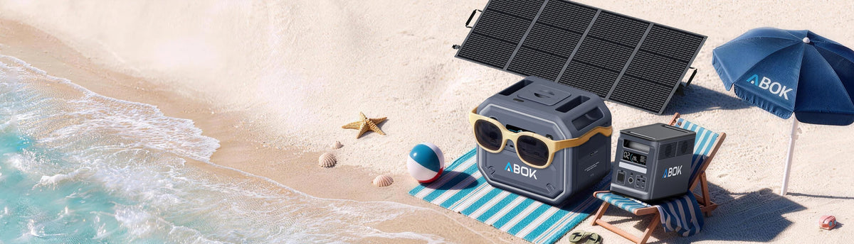ABOK Powerstations und Solarmodul am Strand